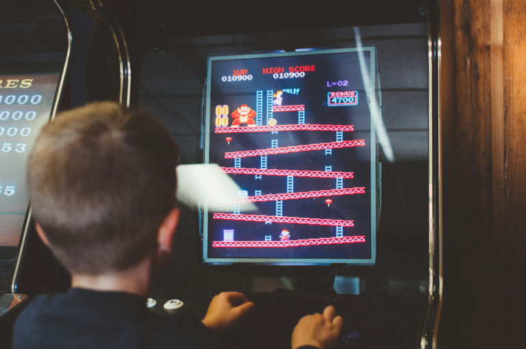 8-bit style Donkey Kong in the arcade