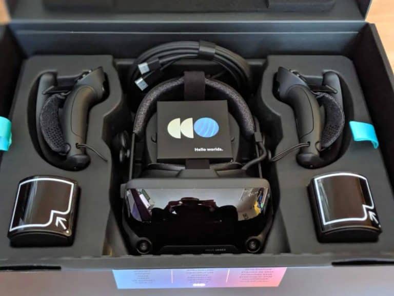 A Case Holding Possible Valve Deckard Headset