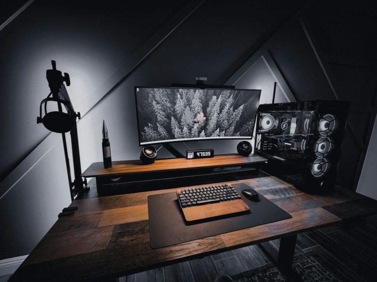 Best Gaming Desks for 2025
