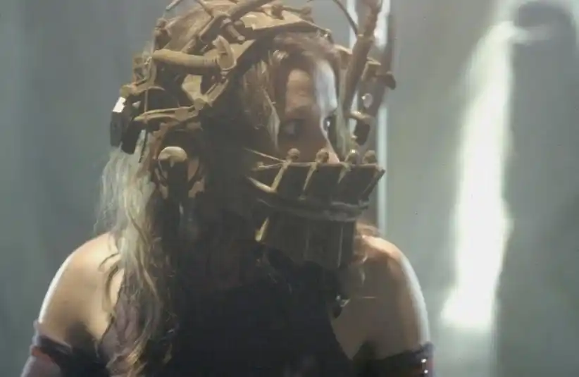Saw movie torture scene of jaw splitting device